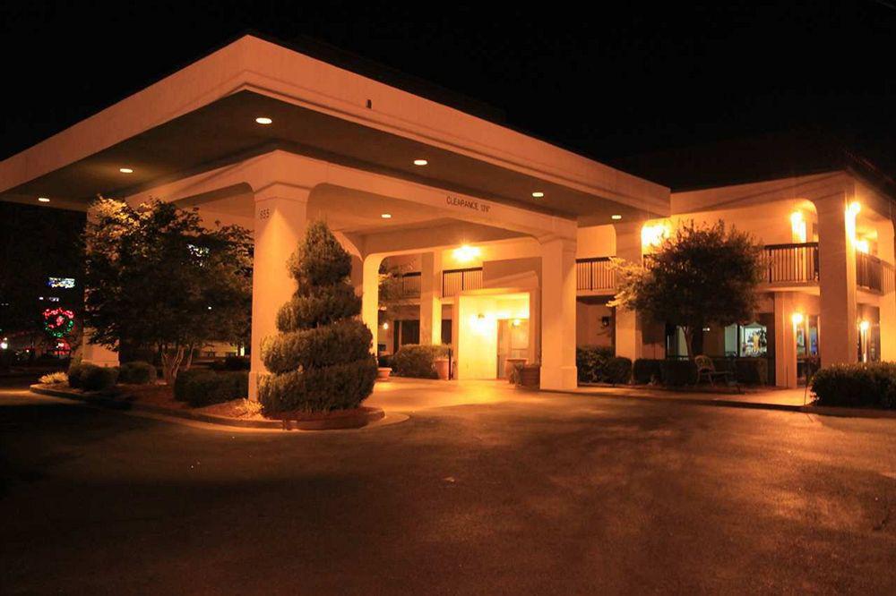 Baymont By Wyndham Mcdonough Hotel Ngoại thất bức ảnh