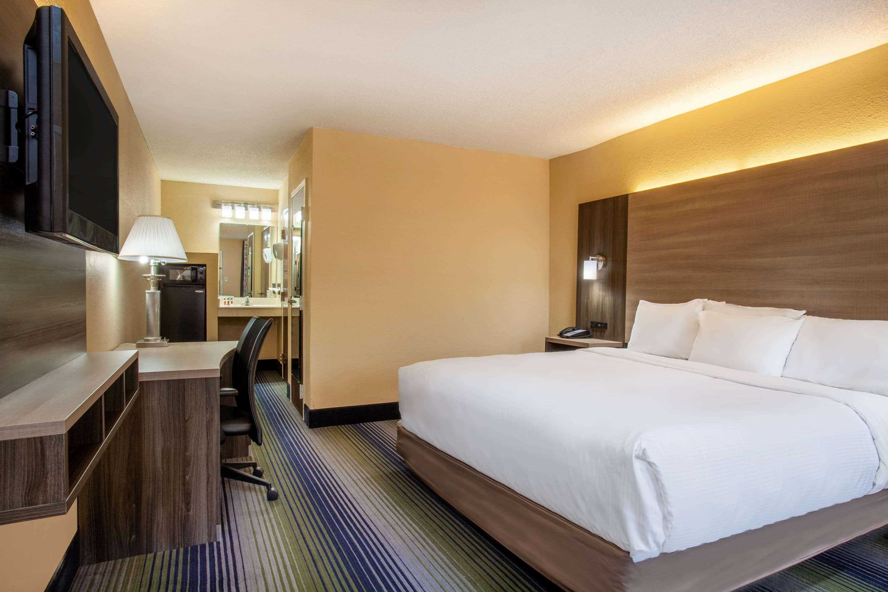 Baymont By Wyndham Mcdonough Hotel Ngoại thất bức ảnh