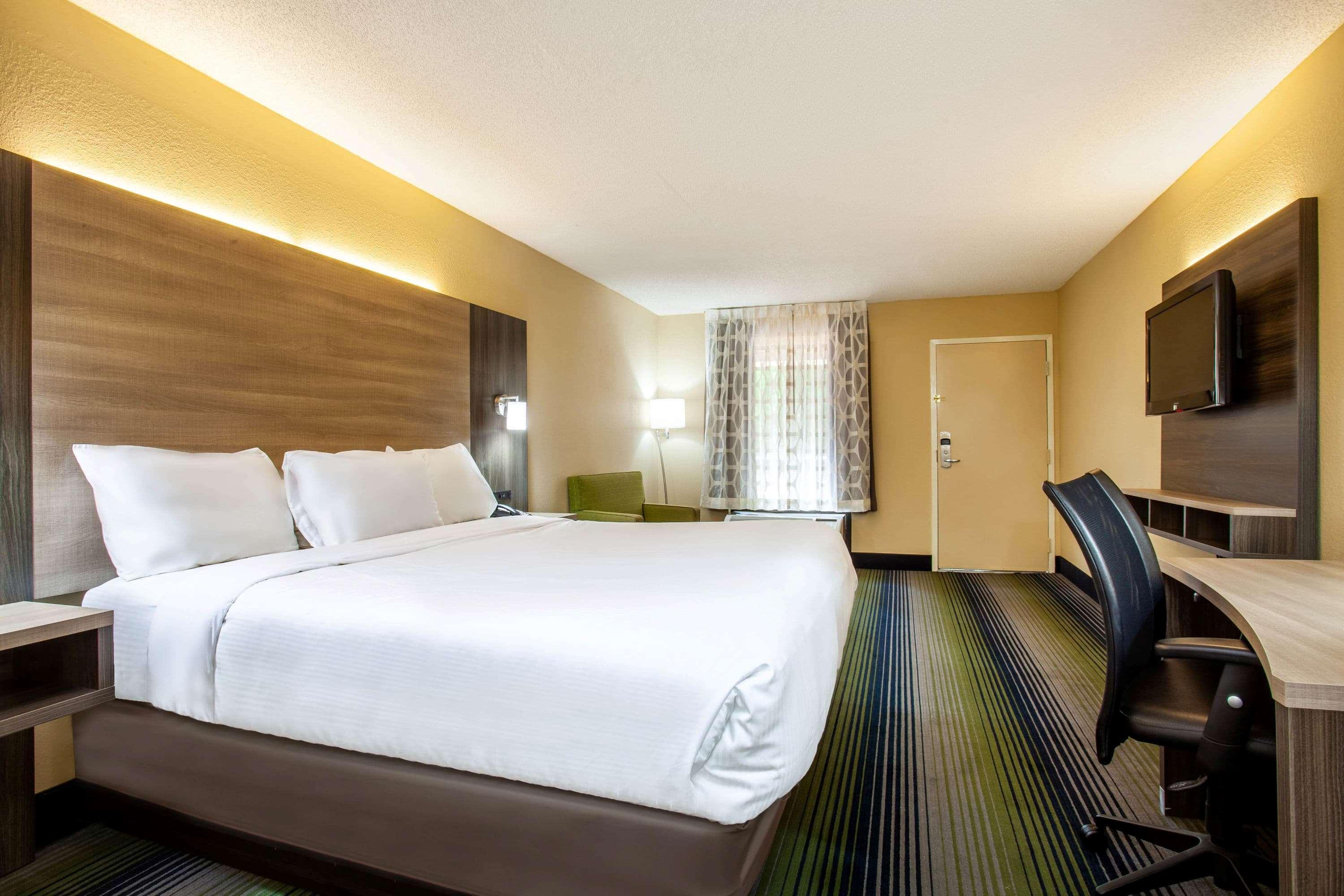 Baymont By Wyndham Mcdonough Hotel Ngoại thất bức ảnh