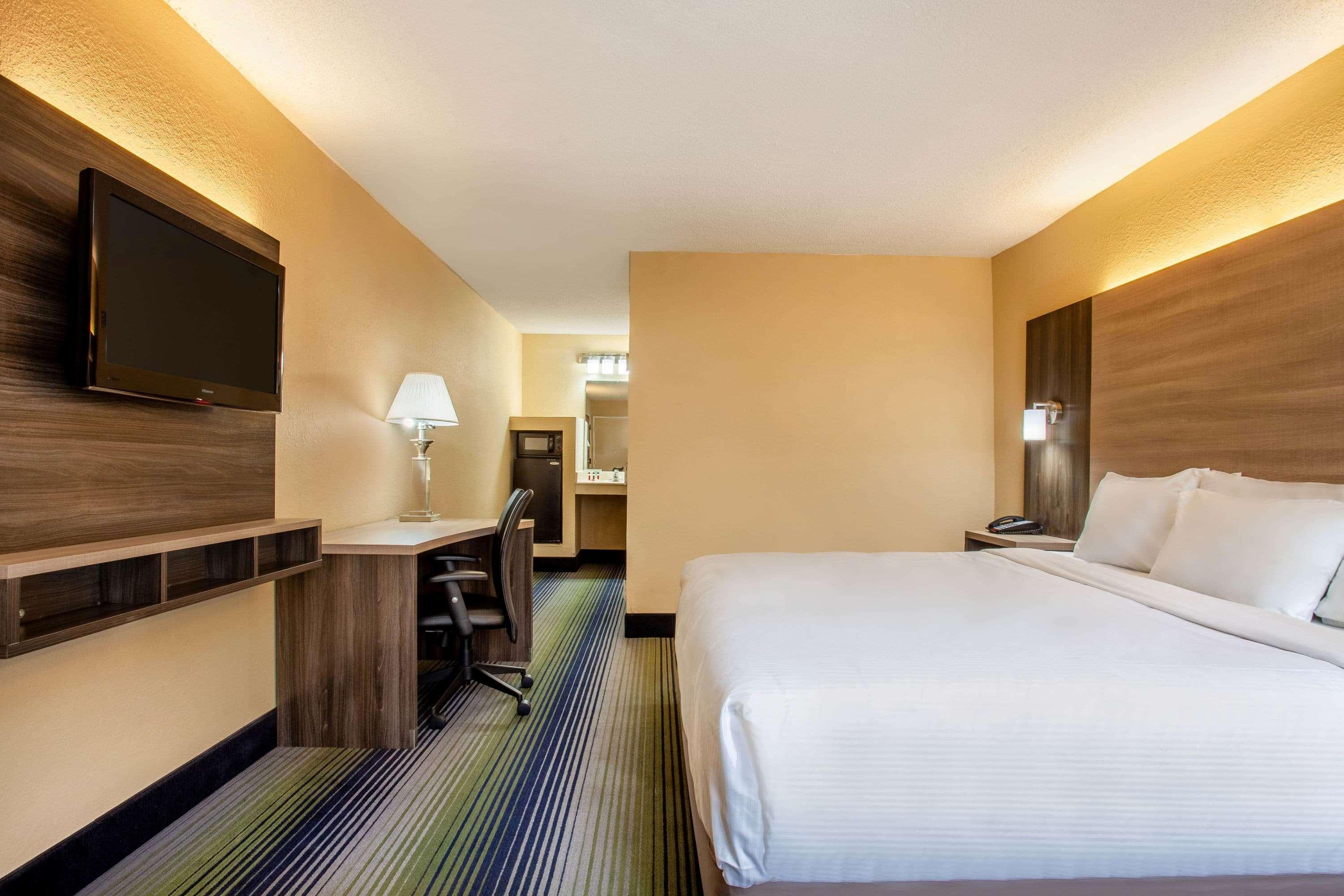 Baymont By Wyndham Mcdonough Hotel Ngoại thất bức ảnh