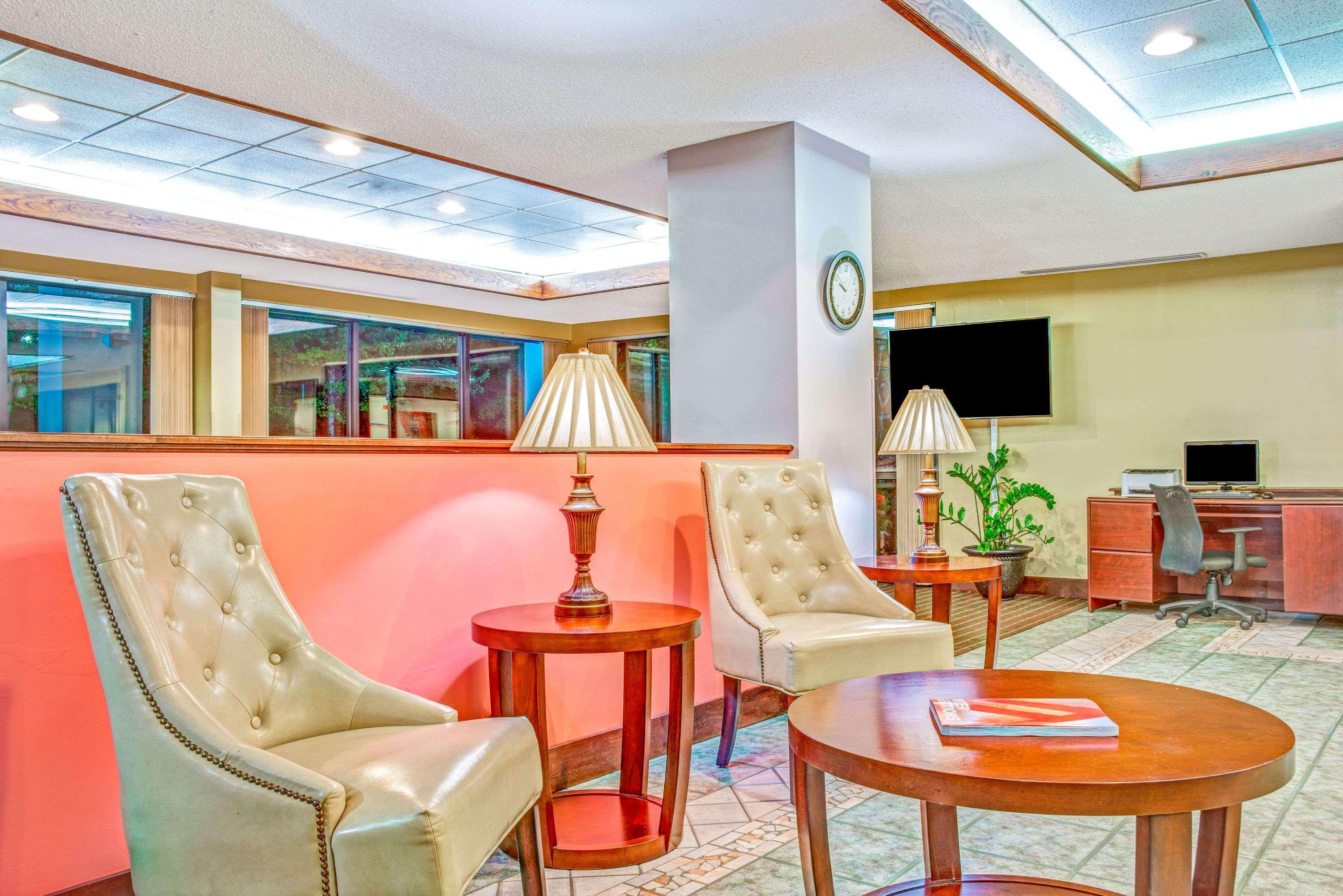 Baymont By Wyndham Mcdonough Hotel Ngoại thất bức ảnh